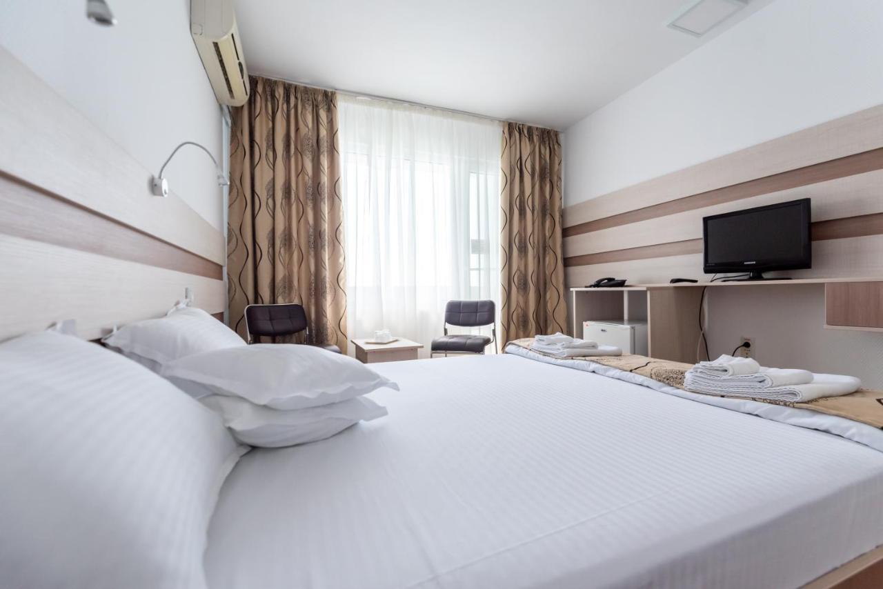 Hotel Capitol 朱庇特 外观 照片