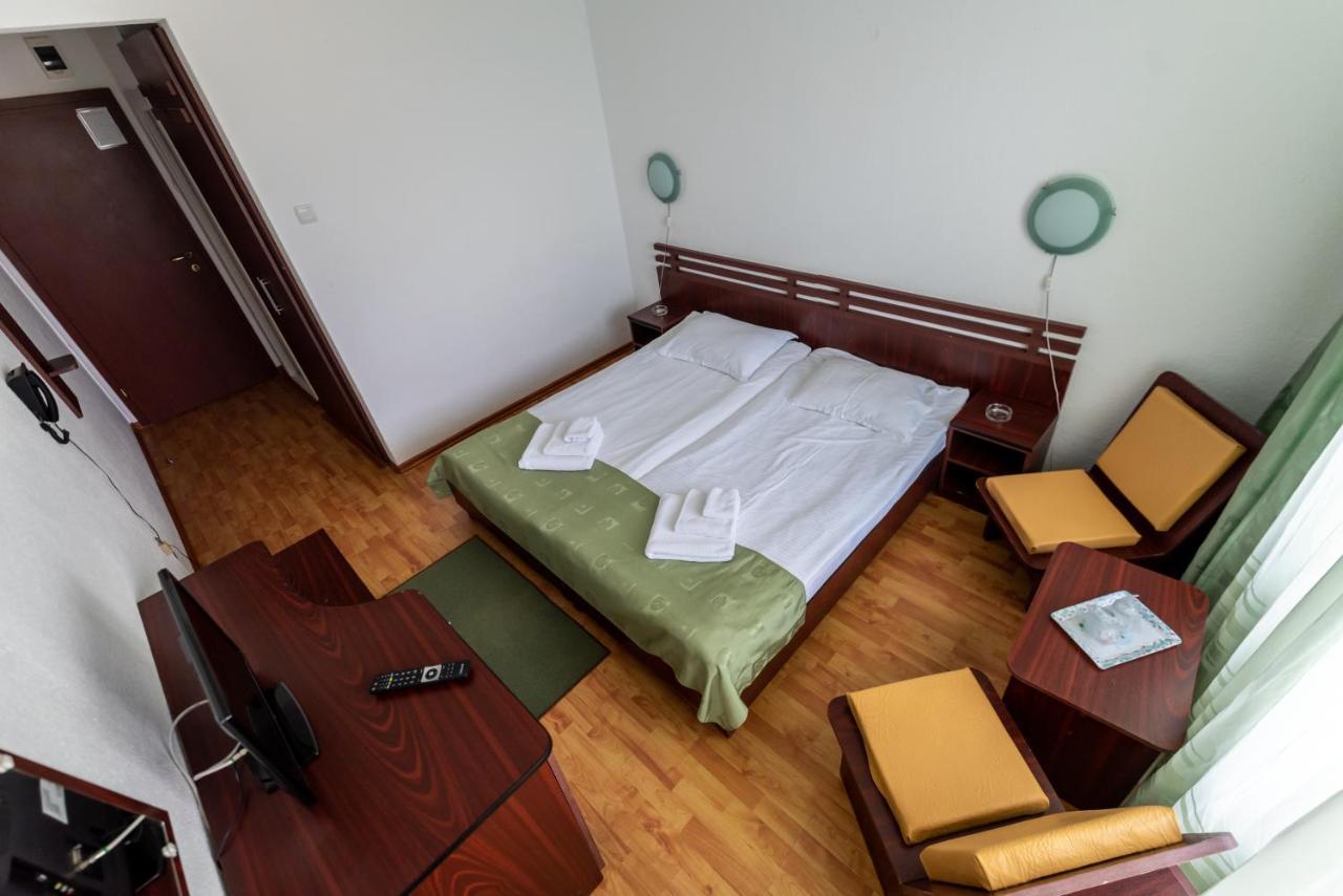 Hotel Capitol 朱庇特 外观 照片
