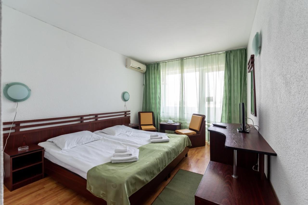 Hotel Capitol 朱庇特 外观 照片