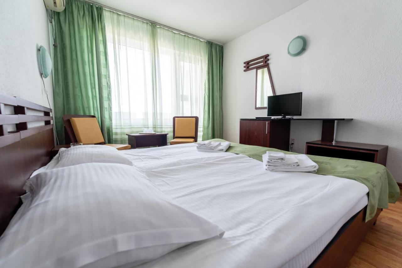 Hotel Capitol 朱庇特 外观 照片