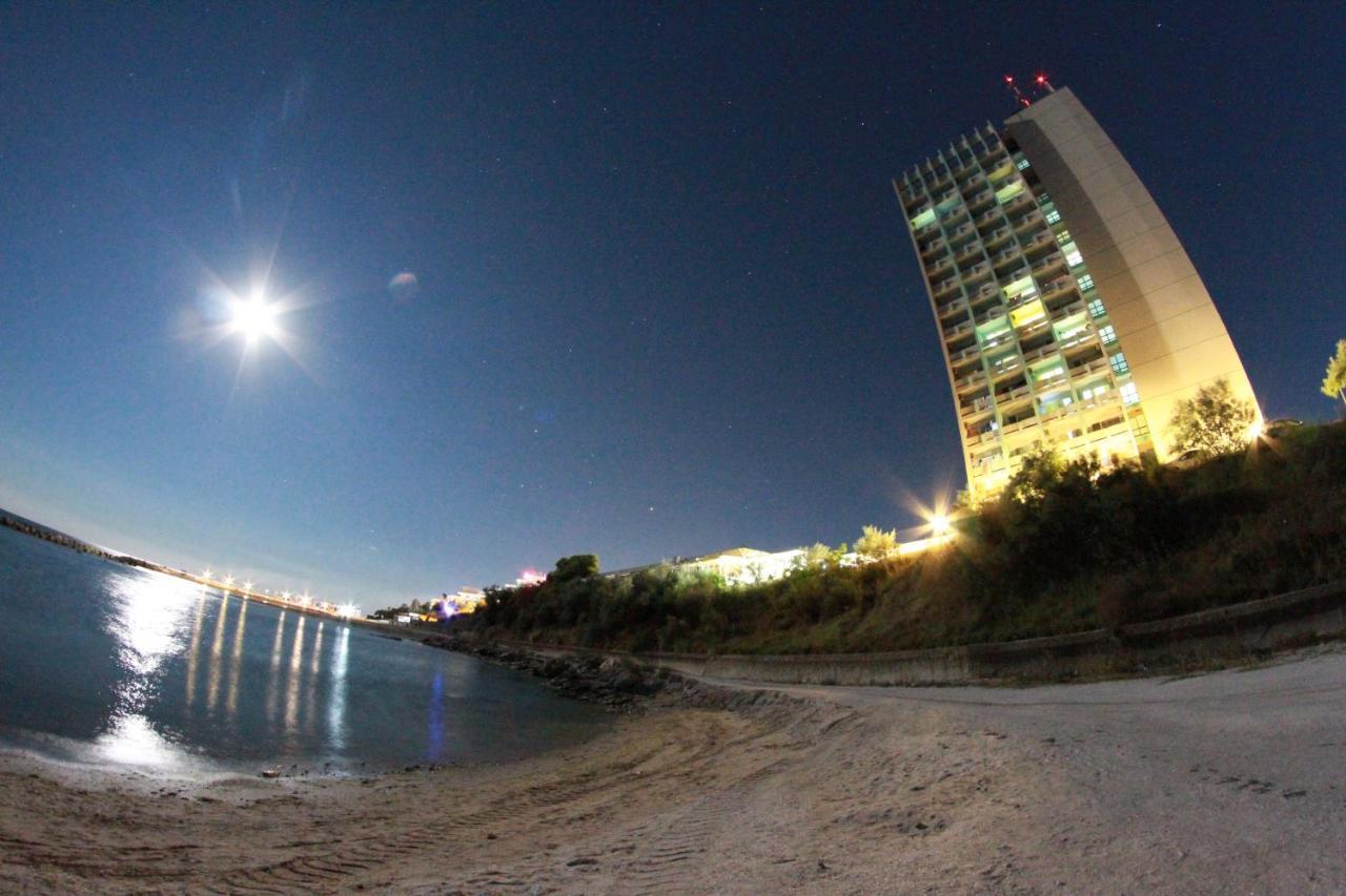 Hotel Capitol 朱庇特 外观 照片