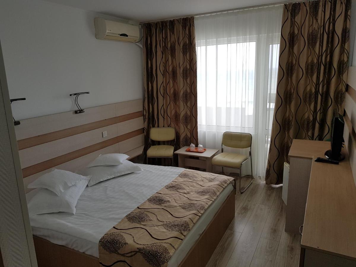 Hotel Capitol 朱庇特 外观 照片